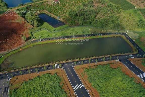 Bán gấp lô đất nền view hồ , sổ hồng sang tên trong ngày