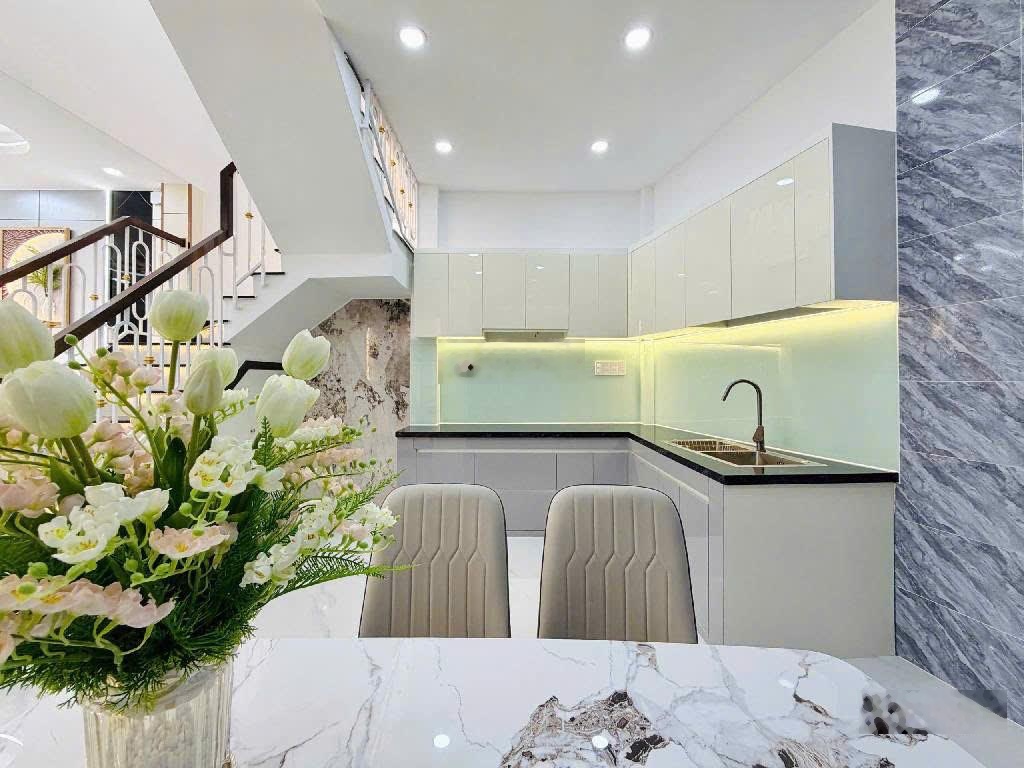 Hàng hiếm siêu rẻ - Hẻm xe tải tại Quang Trung, Gò Vấp, 5,6 tỷ, 40m2, Nhà mới 2 tầng