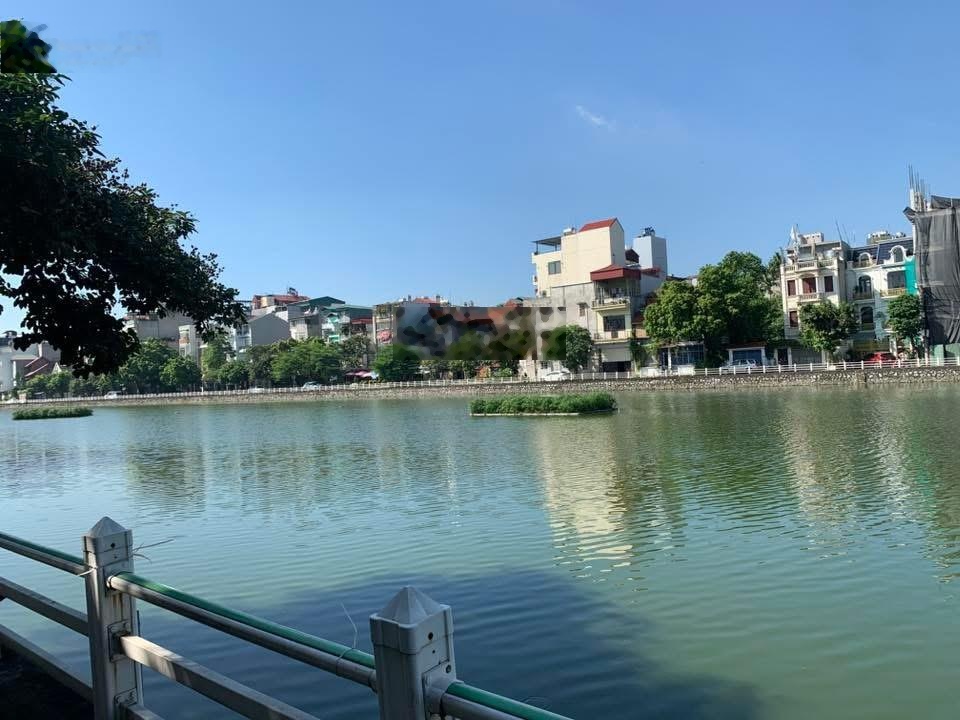 Mặt phố Bồ Đề - Long Biên - DT 120m2*3 tầng gần ngã 3 cách cầu Chương Dương 200m kinh doanh sầm uất