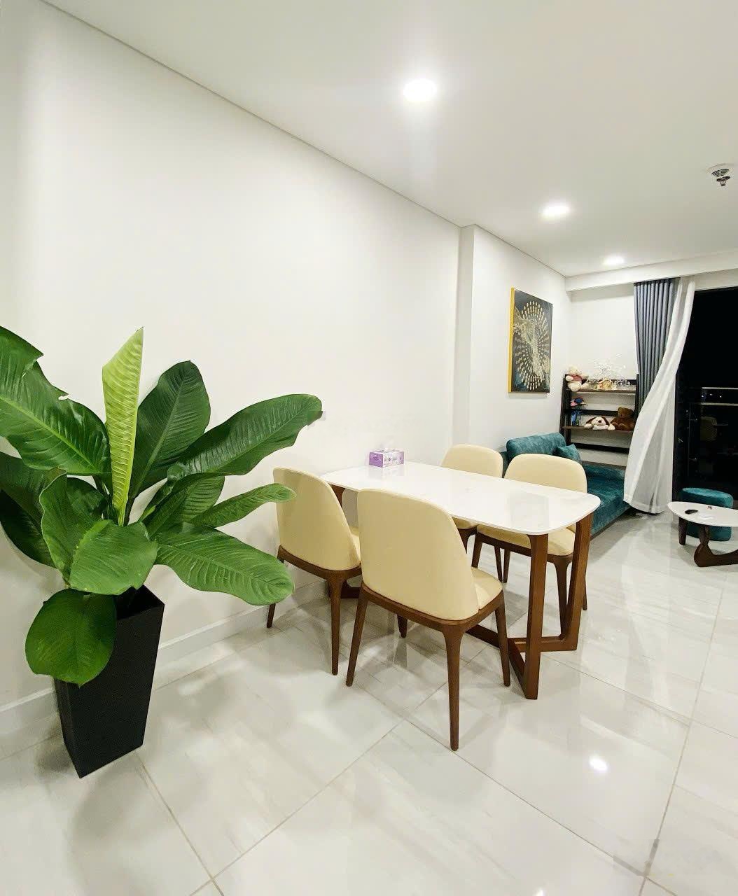 Cho thuê nhanh CC Kingdom 101 Q10.Diện tích: 78m2, 2PN, 2VS.Giá :20tr giá thật nhà nội thât đẹp