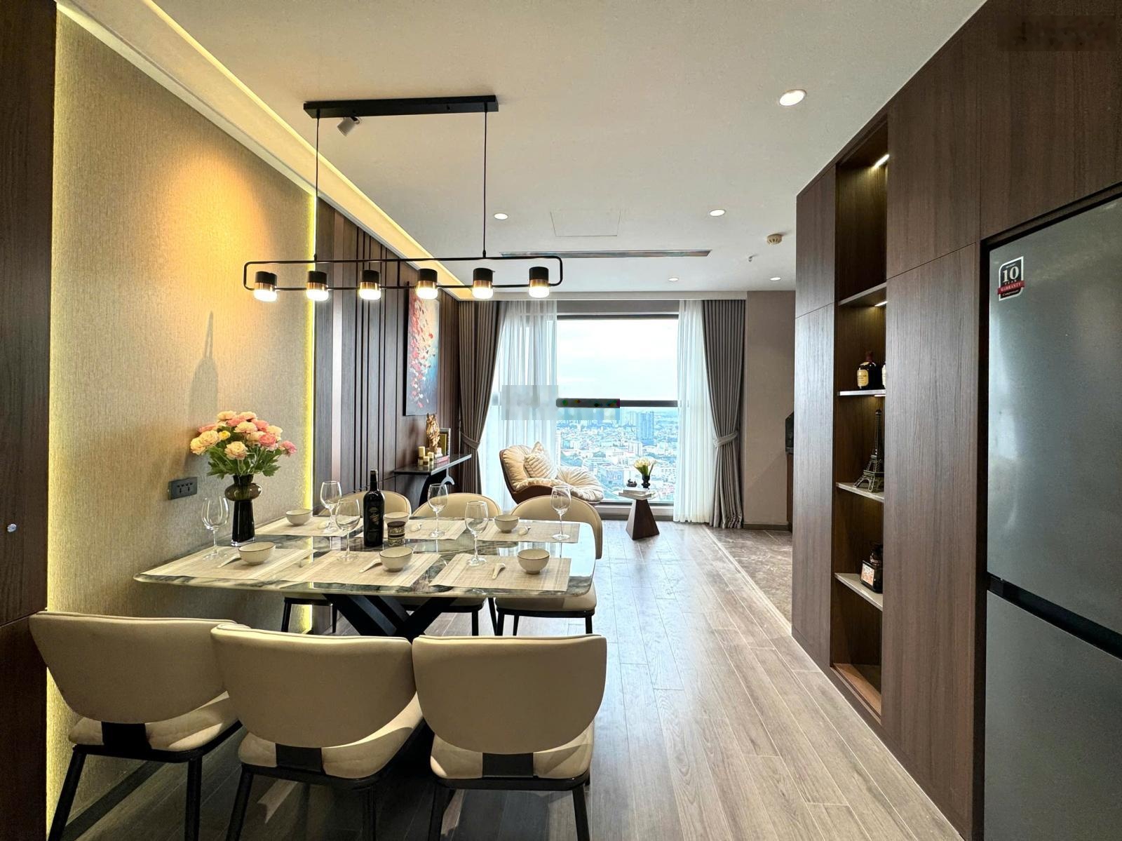 Bán căn hộ tại FLC Twin Towers 265 Cầu Giấy 2 PN, 95,5 m², 11,2 tỷ, nội thất 5, sổ đỏ, view đẹp