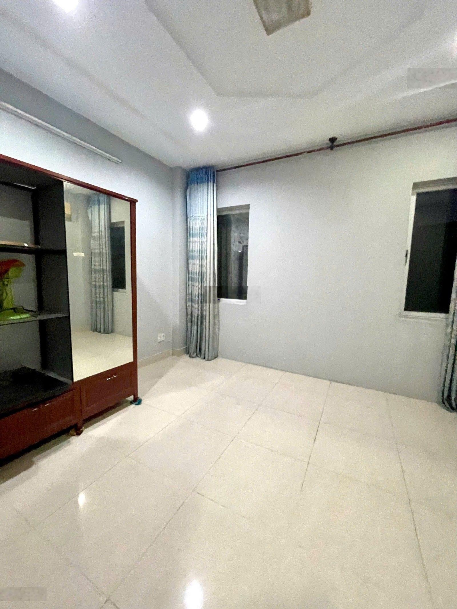 Bán nhà ngang 4.5m - Quận 3 - hẻm 4m thoáng - sát Kỳ Đồng - 5 tầng BTCT vuông đẹp - Nhỉnh 6 tỷ