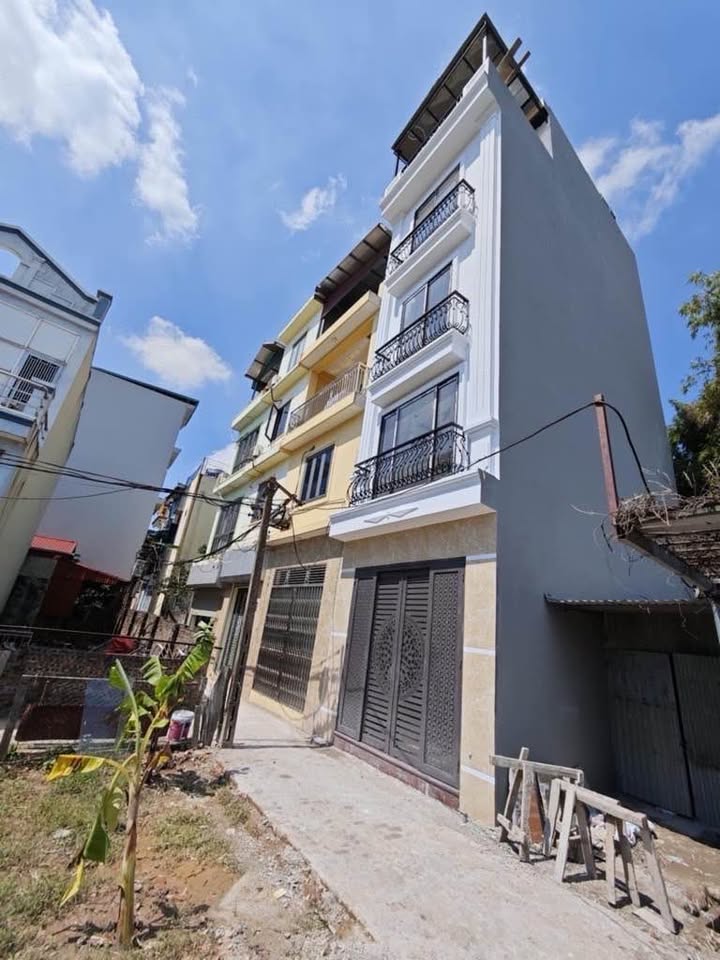 Nhà 5 tầng mới xây, 35m², gần 5 tỷ tại Thanh Trì, Hà Nội