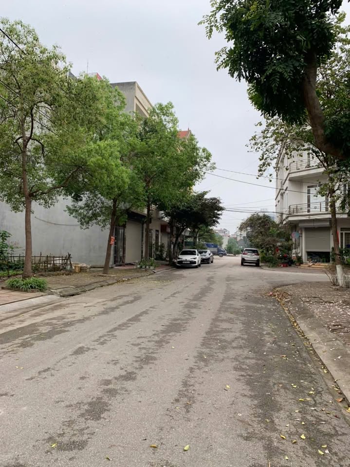 Bán đất sổ đỏ 64m2 gần Đại học FPT, Ba Vì, Hà Nội giá 2,35 tỷ bao sang sổ