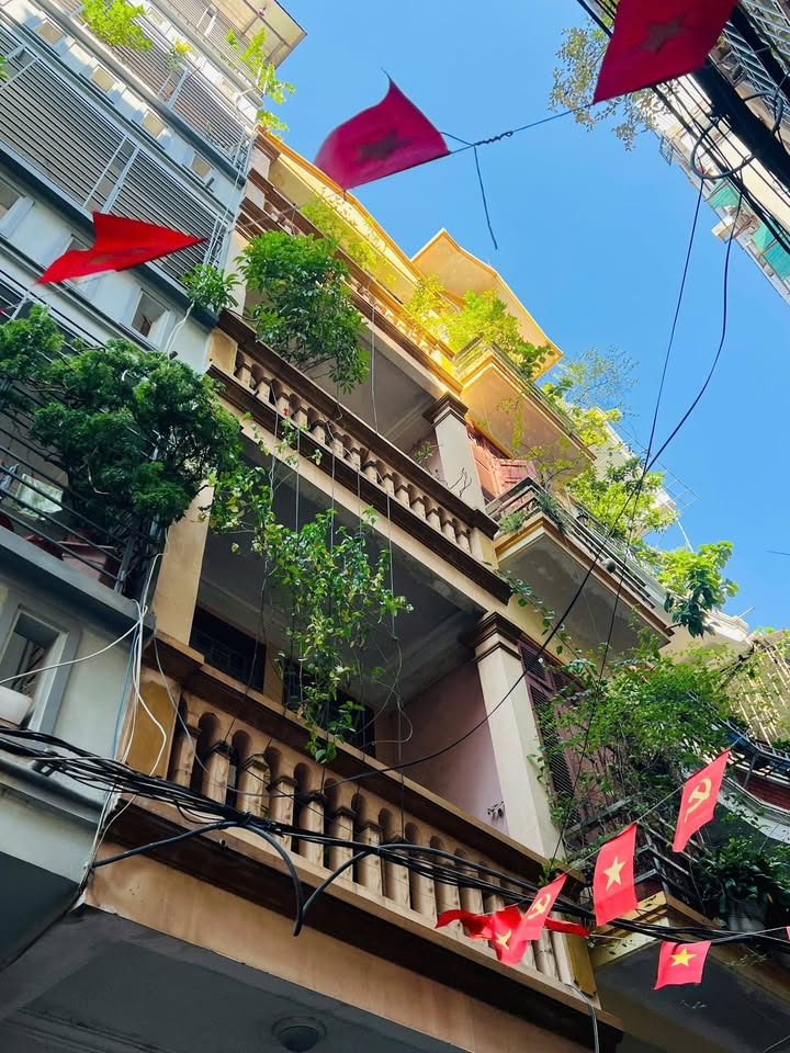 Bán nhà phân lô Nghĩa Tân, ô tô tránh, kinh doanh, văn phòng, 44m2, 4 tầng, giá 19,8 tỷ