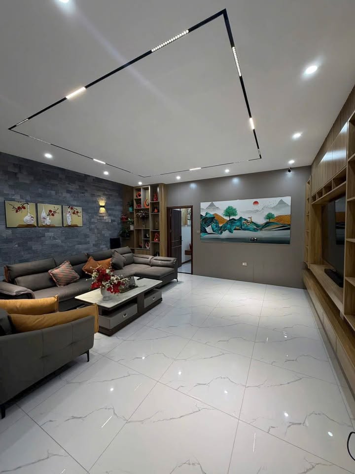 Bán nhà 3 tầng 126m² trung tâm thành phố Vinh, kinh doanh tốt