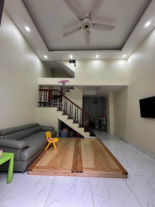 Nhà 30m2, 3 tầng, gần ô tô, Lê Quang Đạo