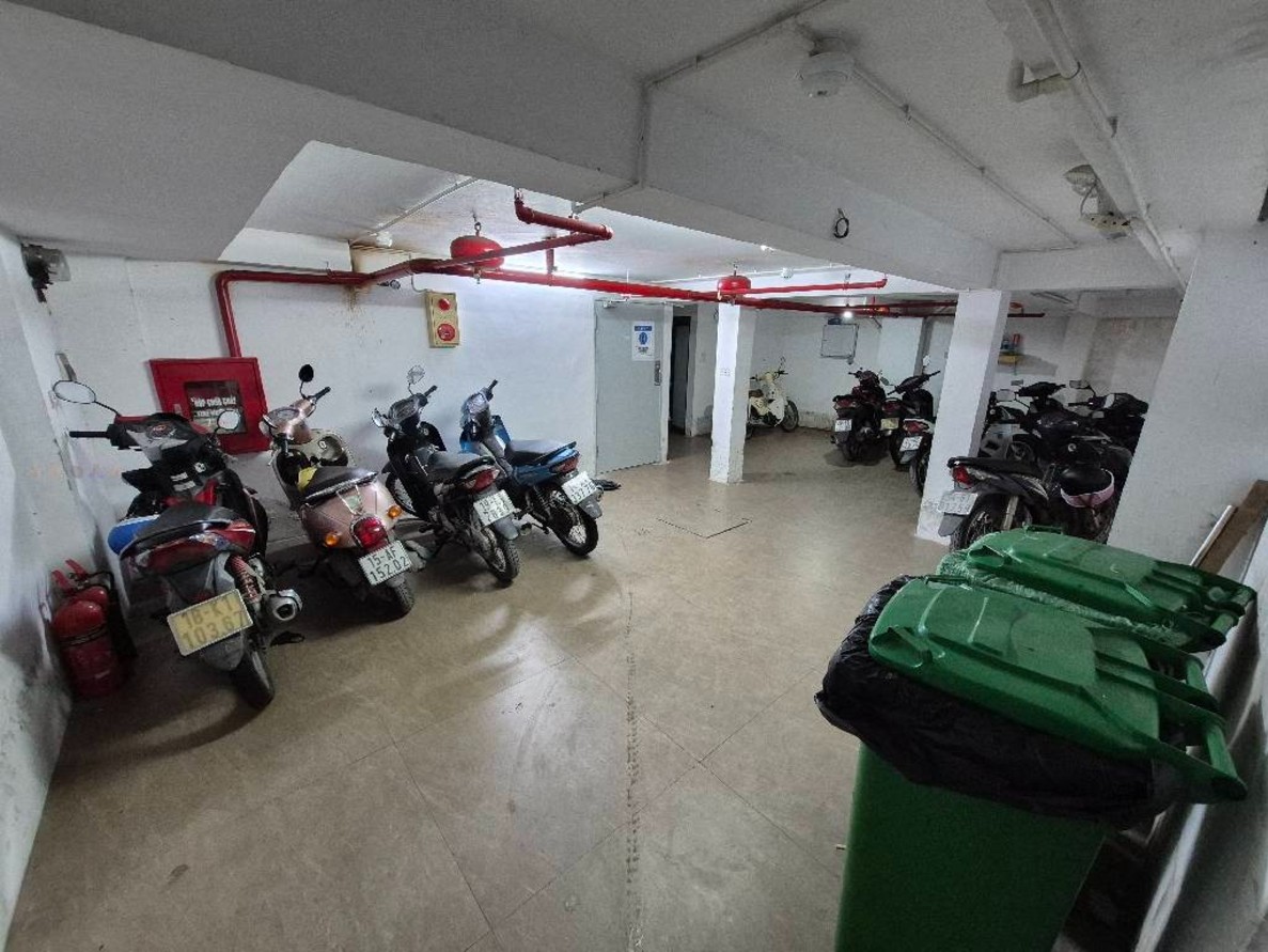 Nhà 8 tầng thang máy, 19 phòng cho thuê, khu vực Phạm Văn Đồng - Cầu Giấy, hơn 12 tỷ