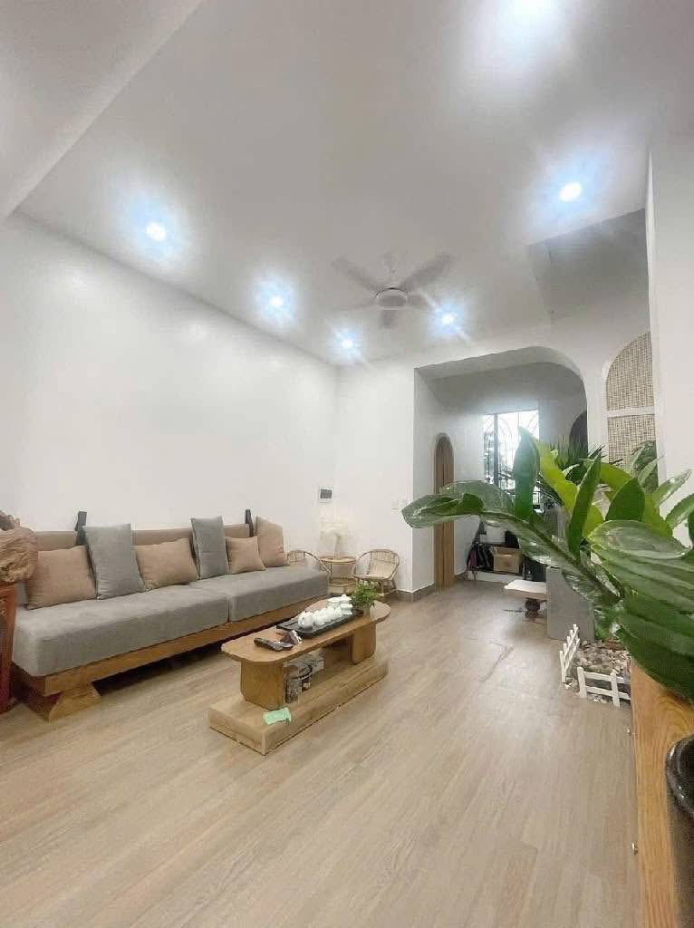 Nhà 3 tầng đẹp, sẵn sàng an cư hoặc đầu tư sinh lời tại Mê Linh