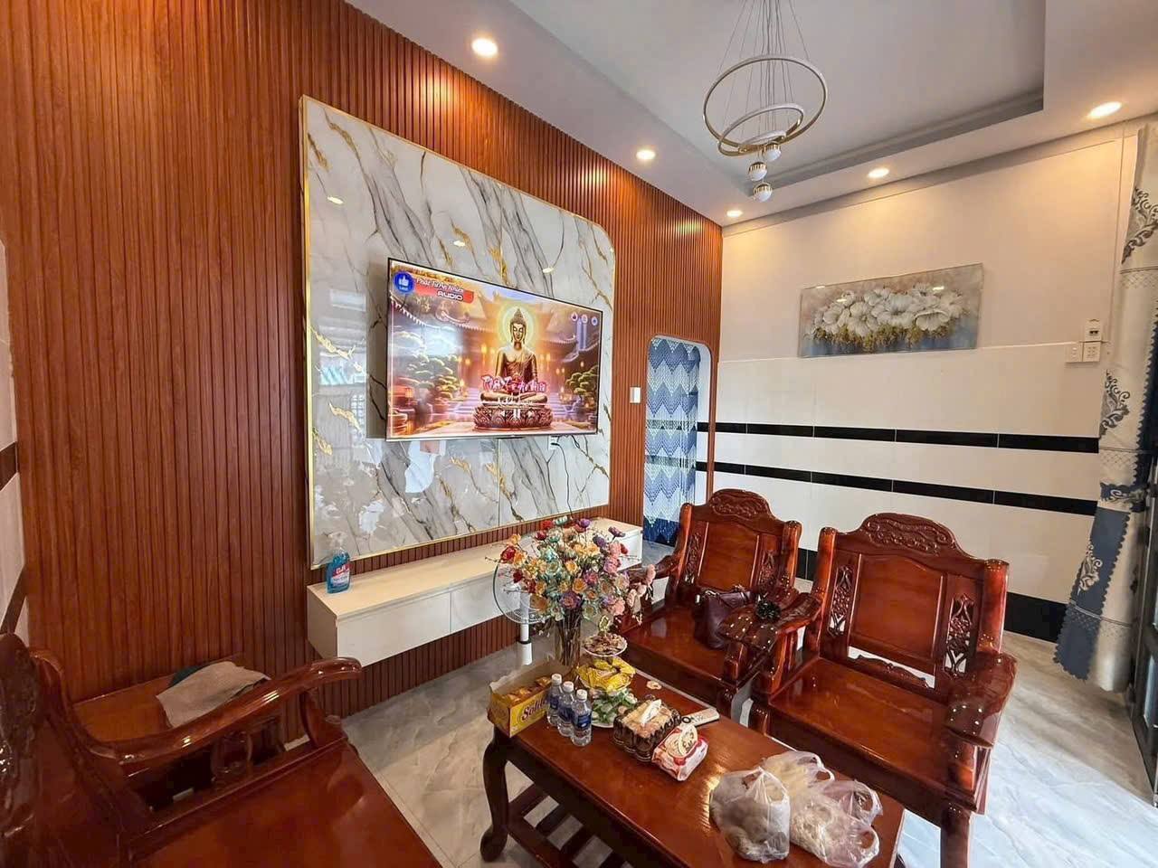 Nhà tọa lạc tại Phường Phú Tân, Tỉnh Bến Tre, với diện tích 98.7m², ngang 4.9m