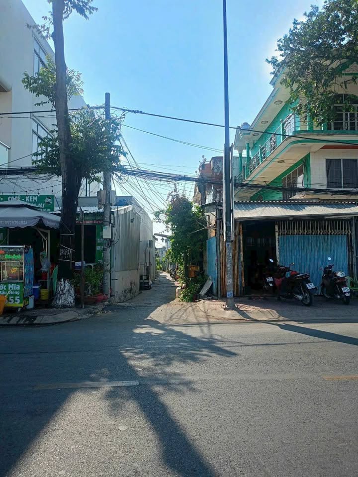 Nhà 1 trệt 1 lầu hẻm 2,5m Huỳnh Văn Nhứt, Tân An