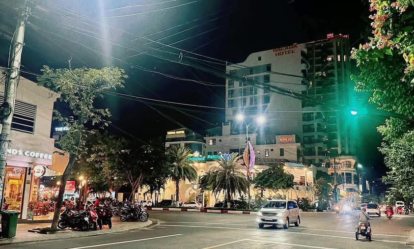 Nhà mặt tiền Nguyễn Thị Định, Quy Nhơn - Kinh doanh sầm uất, 70m2, 11.5 tỷ