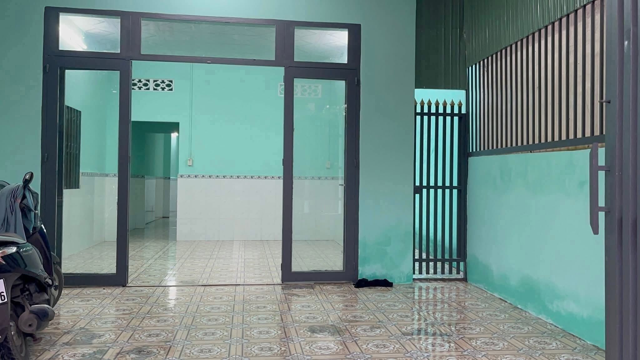 Nhà cấp 4 Củ Chi 105m² sổ riêng, sân ô tô, giá 2,35 tỷ