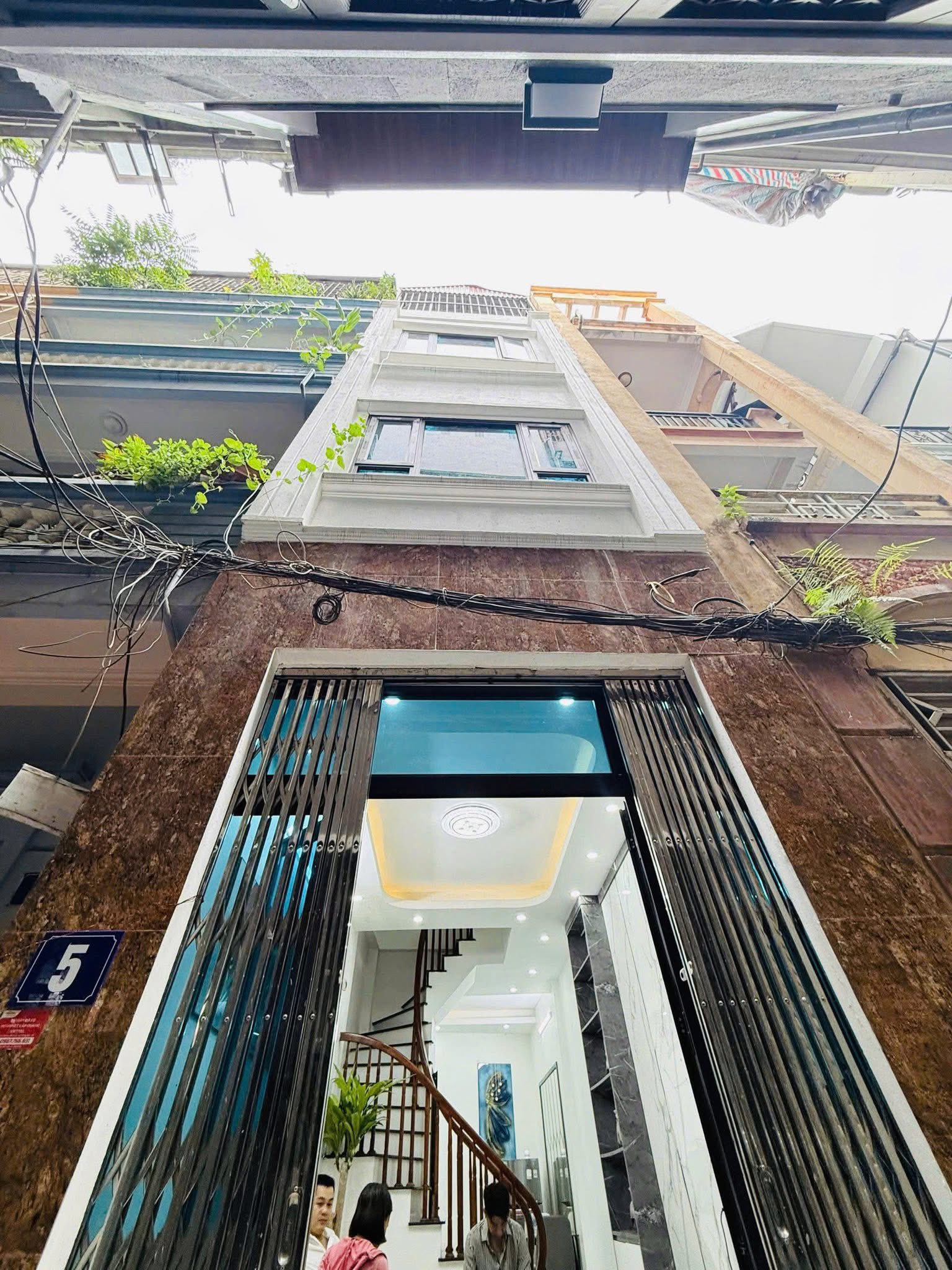 Nhà 4 phòng ở và cho thuê, 30m2 x 5 tầng, phân lô, Hai Bà Trưng, Hà Nội