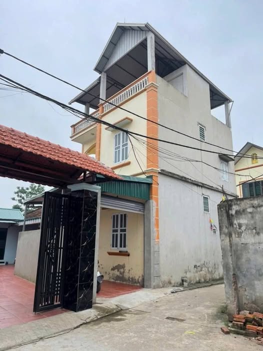 Bán nhà 3 tầng kiên cố, 78m2, 3 mặt thoáng, ô tô ngủ trong sân tại Chương Mỹ, Hà Nội