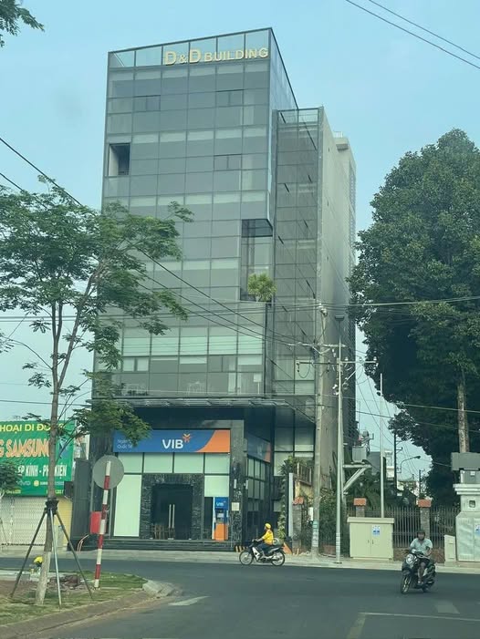 Bán nhà Long Khánh hầm, lửng, 5 lầu, cho thuê 240 triệu/tháng, hợp đồng 7 năm