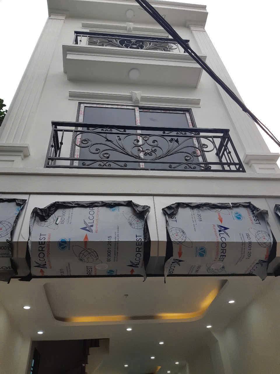 Tọa lạc tại huyện Quốc Oai, Thành phố Hà Nội, ngôi nhà 3 tầng đơn lập