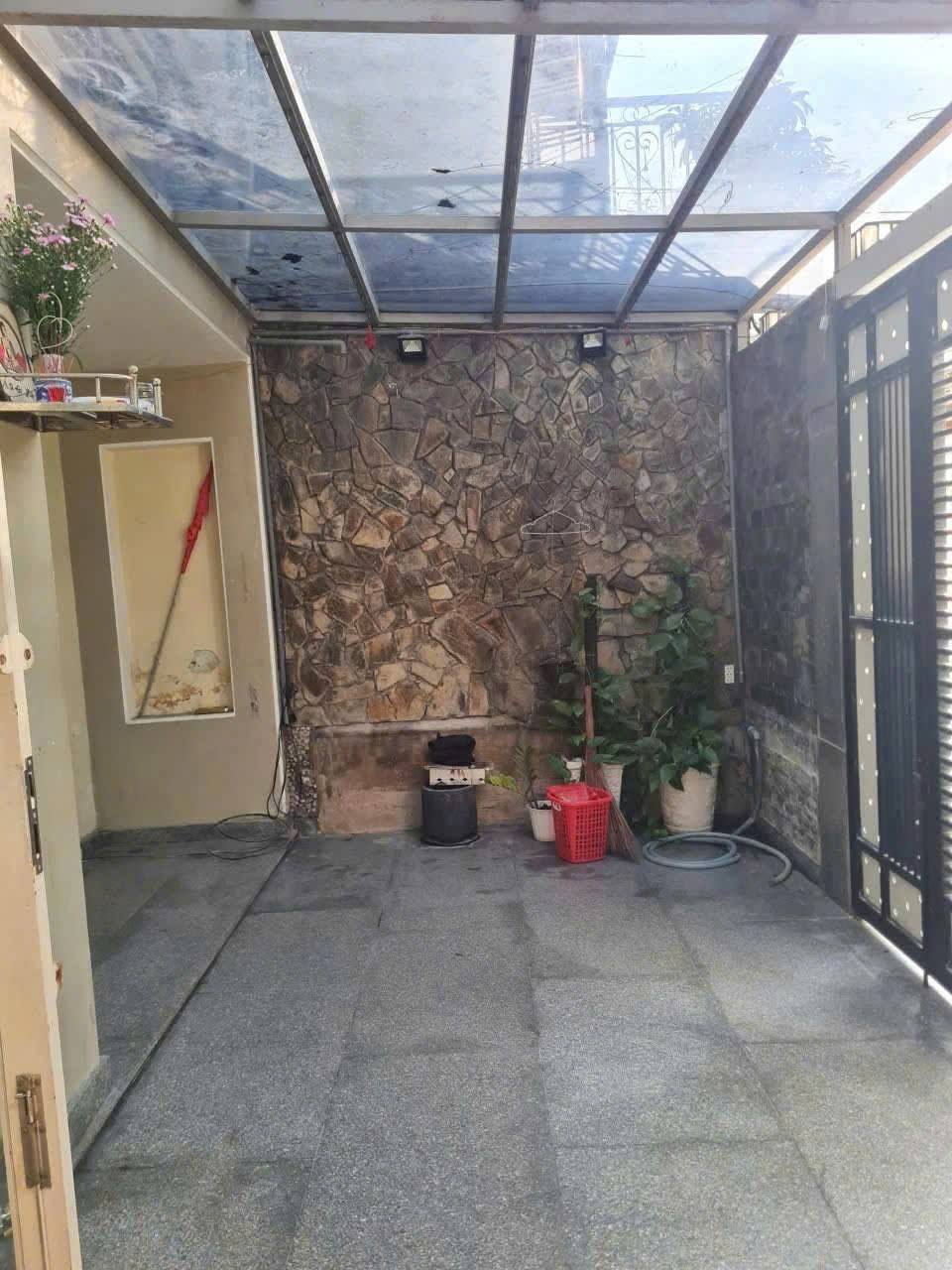 Nhà cho thuê siêu rộng rãi tại hẻm đường Tân Thới Hiệp, Quận 12