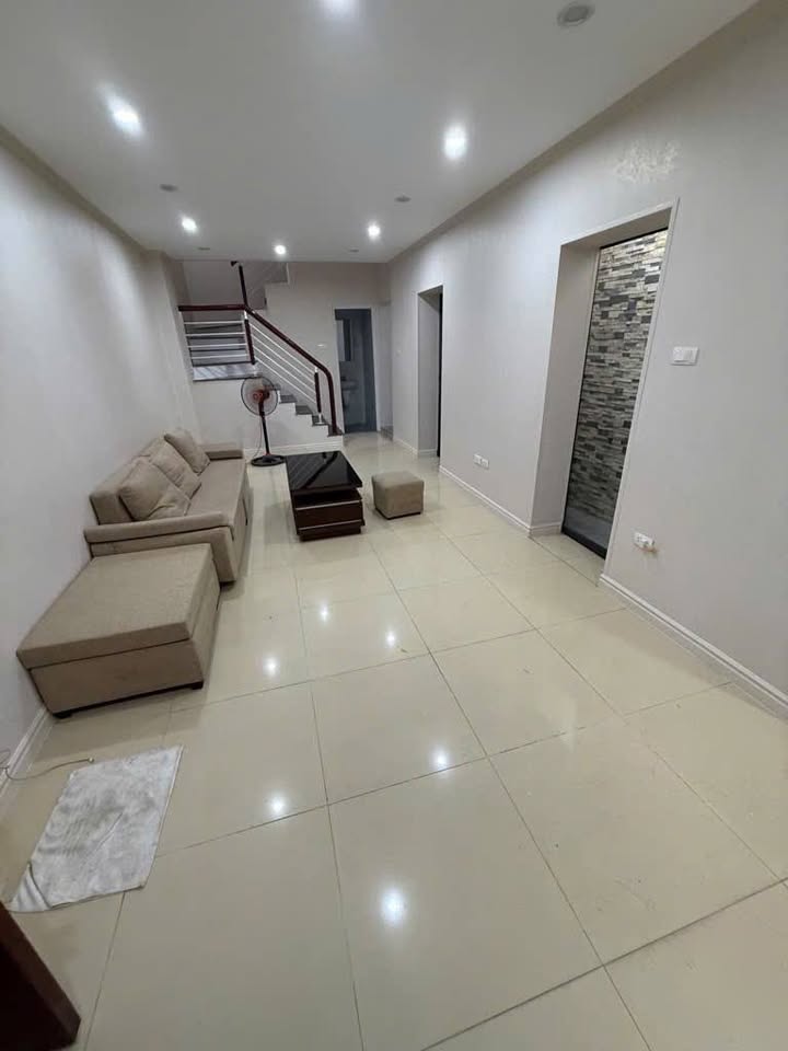 Nhà 5 tầng mới xây, 30m², trung tâm Ba Đình, 7 tỷ