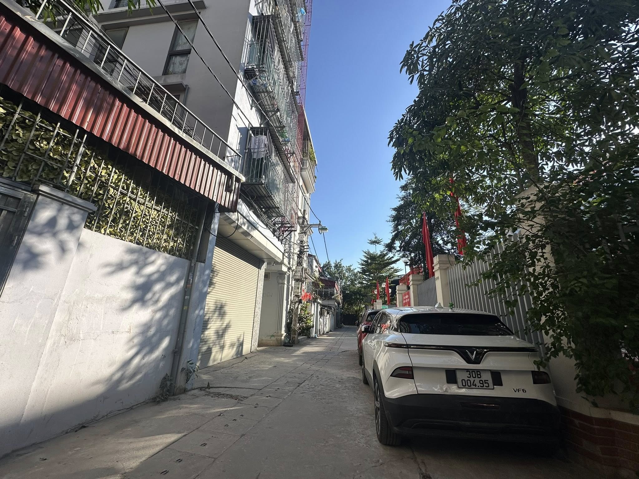 Nhà 6 tầng thang máy, ô tô tránh, quận Hai Bà Trưng - Giá hời