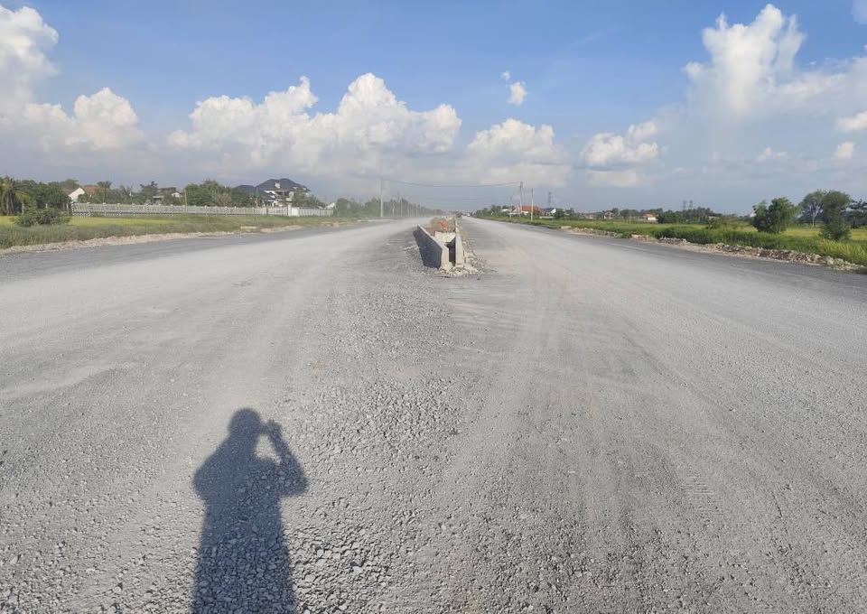 Đất Hậu Nghĩa sổ đỏ full thổ cư, sát Vinhomes, đầu tư bao lời