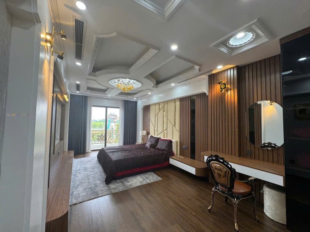 Nhà mặt phố Nguyễn Lam 7 tầng thang máy, đẹp như mơ, sẵn sàng đón bạn