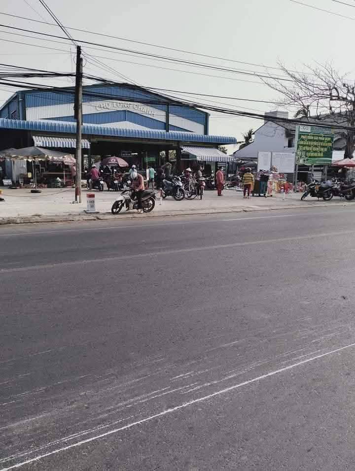 Chính chủ bán đất 2 mặt tiền, đã lên nền, vị trí đắc địa gần chợ, trường học và trung tâm hành chính phường Bình Xuân