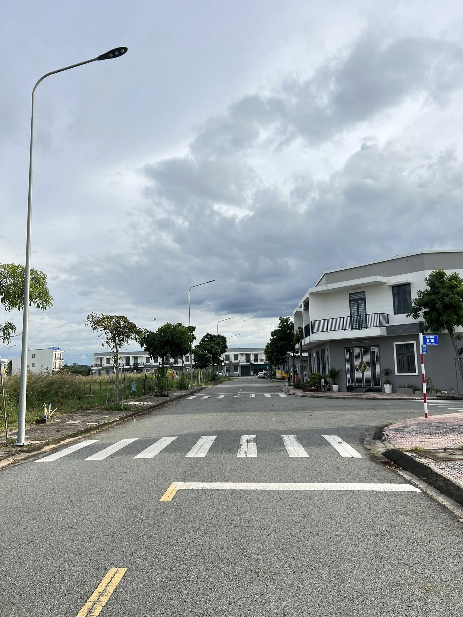 Đất vàng Mega City 100m2 thổ cư, sổ đỏ sẵn sàng, giá hời