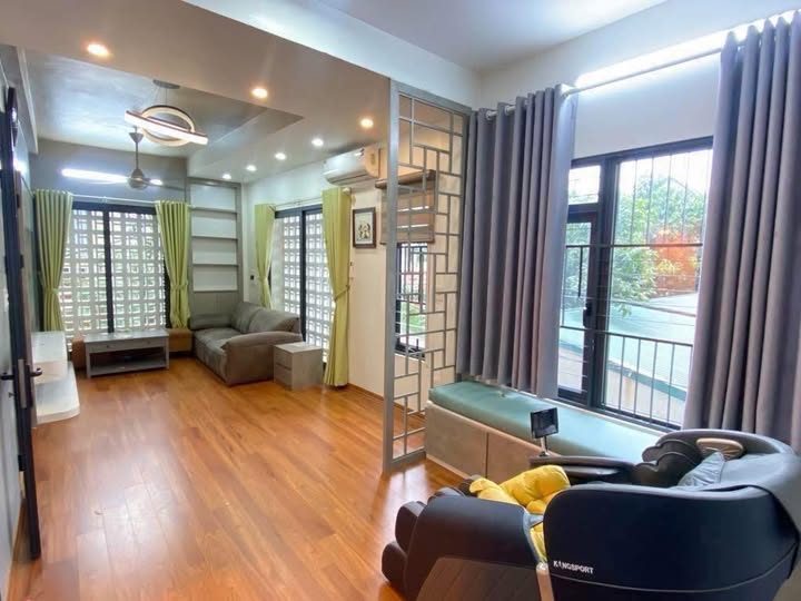 Nhà Tây Sơn 5 tầng, ngõ nông, 36m², gần 8 tỷ, Đống Đa