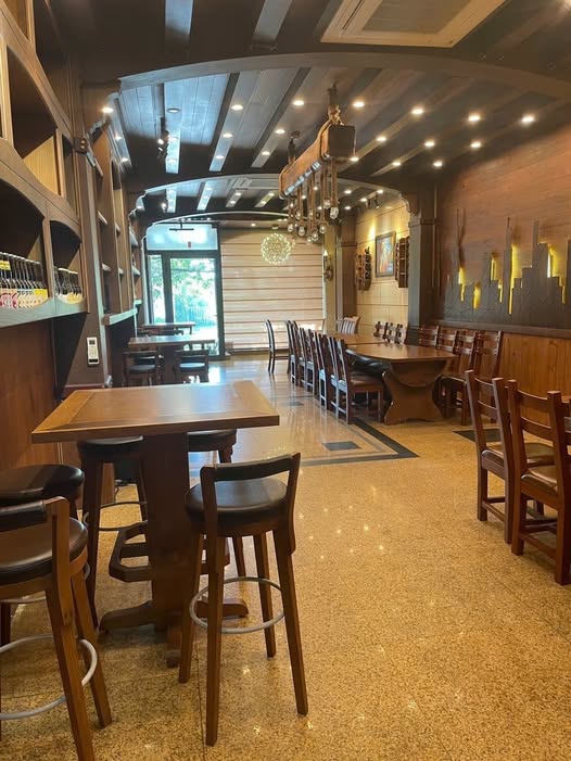 Khách sạn 8 tầng mặt tiền đường Nguyễn Tất Thành, Hải Châu, view biển, nội thất sang trọng