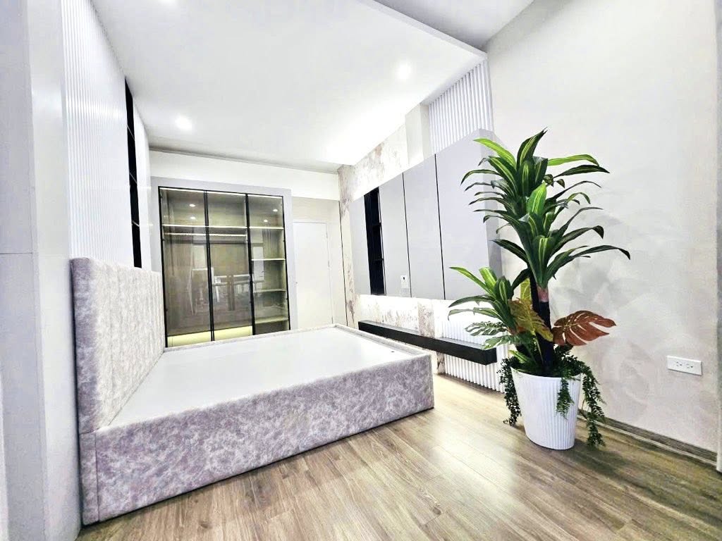 Nhà Trung tâm Hai Bà Trưng 37m2, 4 tầng, mặt tiền gần 5m, giá hời