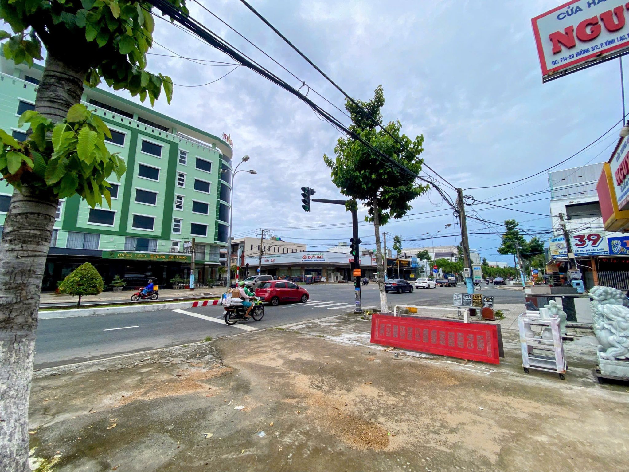 Cho thuê hai nền liền kề mặt tiền đường 3/2, Rạch Giá, Kiên Giang