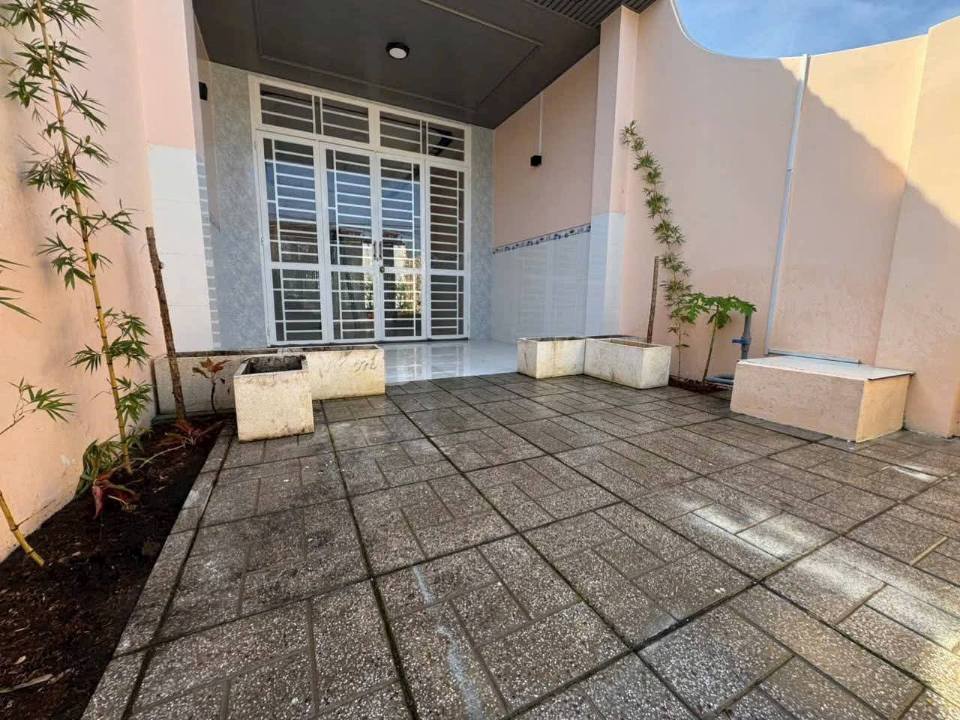 Ngôi nhà hẻm Điện Biên Phủ, gần chùa, tiện nghi đầy đủ, giá hấp dẫn