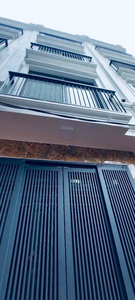 Bán nhà riêng 30m2, ngõ thông, gần Công viên Nghĩa Đô, Cầu Giấy