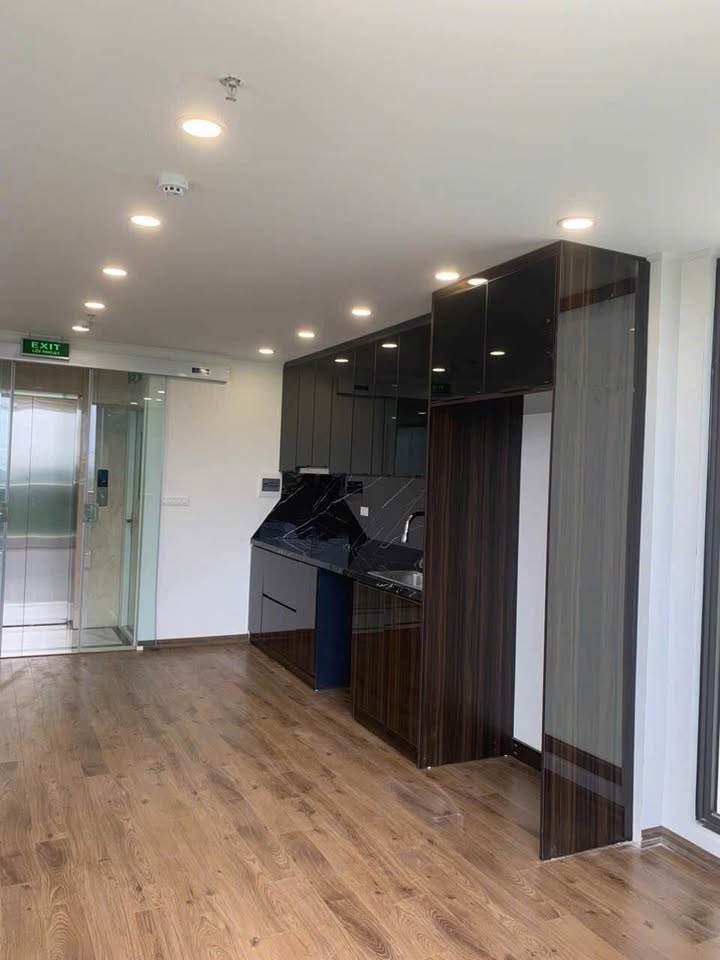 Siêu phẩm tòa nhà văn phòng tọa lạc tại vị trí đắc địa trên phố Miếu Đầm, Mễ Trì, Nam Từ Liêm, Hà Nội