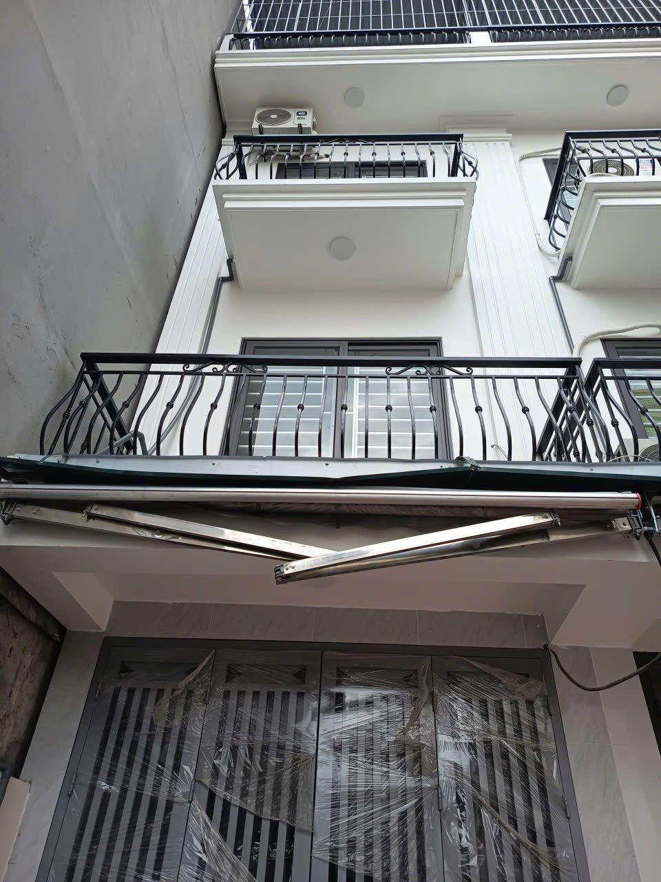 Nhà 4 tầng Ngọc Hồi, Thanh Trì ull nội thất, ô tô đỗ cổng