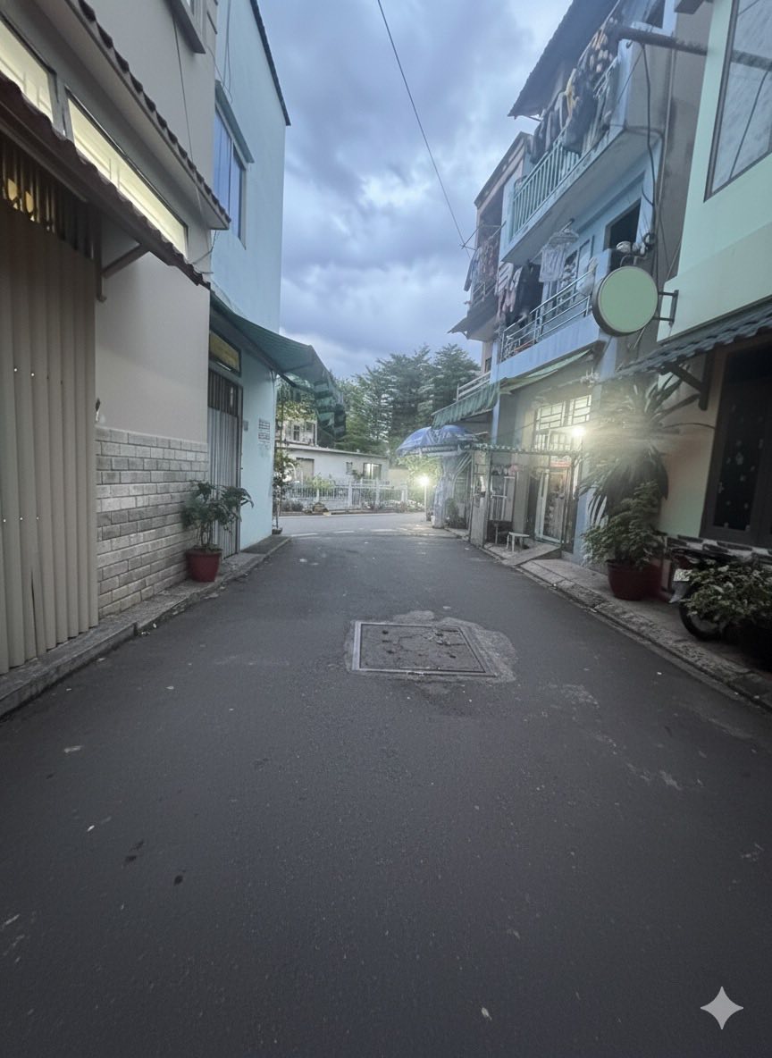 Nhà 24m2, 2 tầng bê tông cốt thép, hẻm xe tải 6m, trung tâm Quận 6, sổ vuông vức