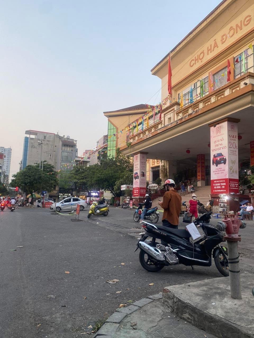 Nhà Lê Hồng Phong, Hà Đông - Ô tô đỗ cửa, sổ đỏ sẵn sàng