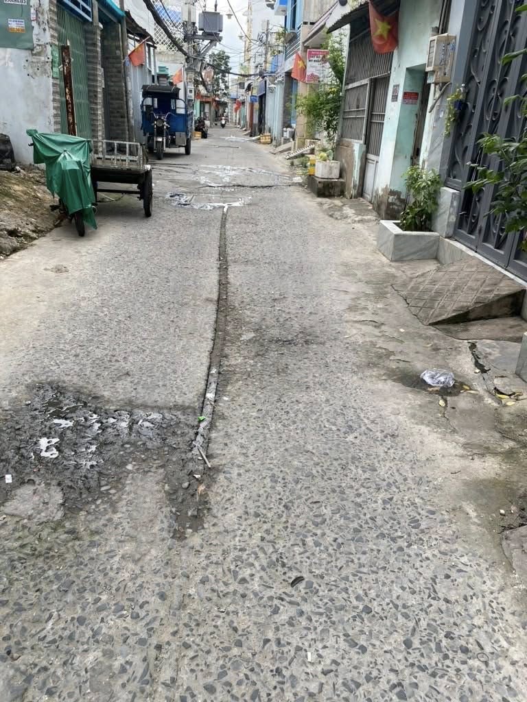 Bán nhà hẻm xe hơi đường Phạm Hữu Lầu, 3 lầu, 5 phòng ngủ, giá 7,5 tỷ