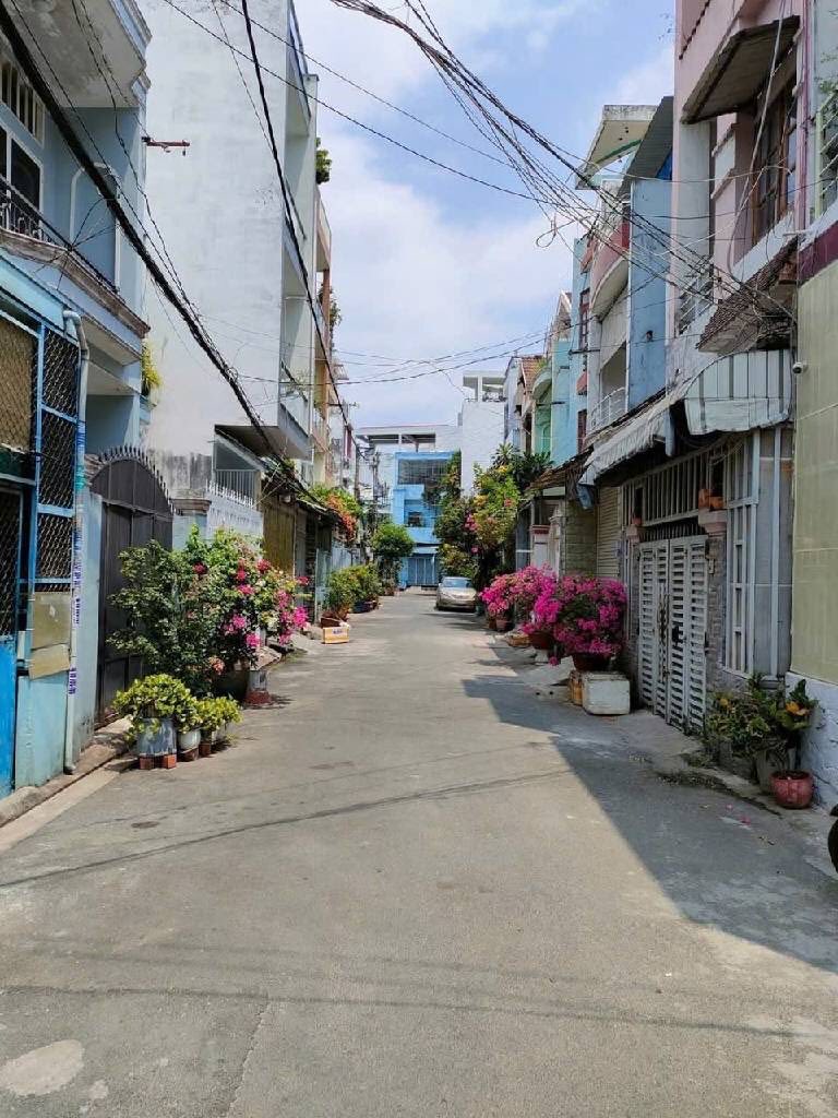 Nhà 2 tầng, 4 ngủ hẻm xe hơi tránh Vườn Lài, Tân Phú, giá 7.x tỷ