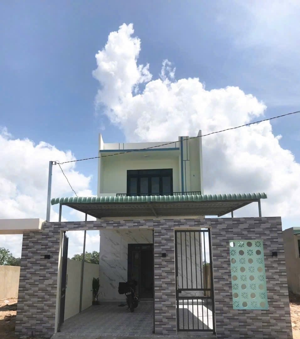 Nhà 1 trệt 1 lầu mới xây gần Trung tâm Y tế và Trung tâm Hành chính công huyện Đất Đỏ, Phước Hải, 1,65 tỷ