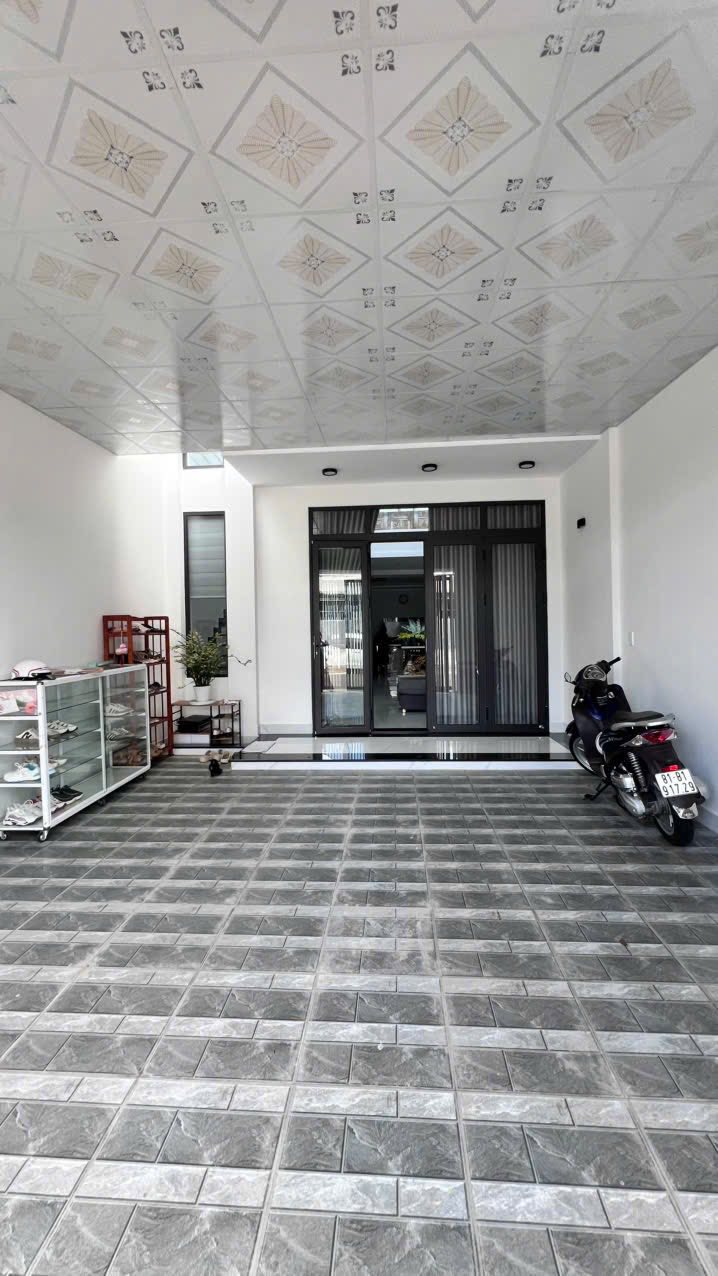 Tọa lạc tại trung tâm phố núi Pleiku, ngôi nhà mang phong cách hoài cổ