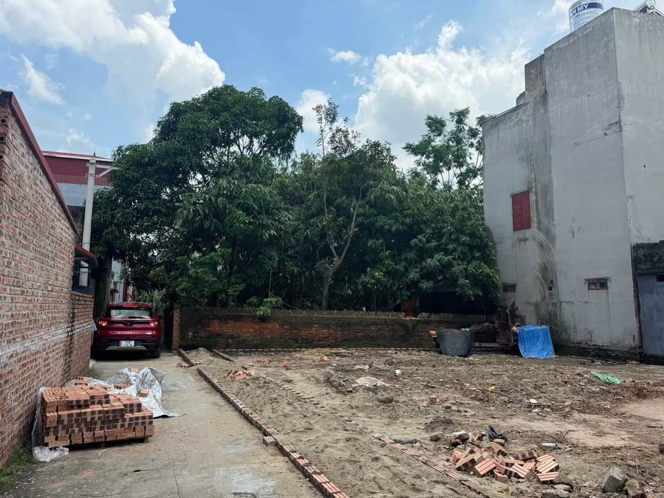 Lô đất 73m2 mặt tiền 5,6m tại Nga Hoàng, Quế Võ, tiềm năng cho thuê 10-20 triệu/tháng