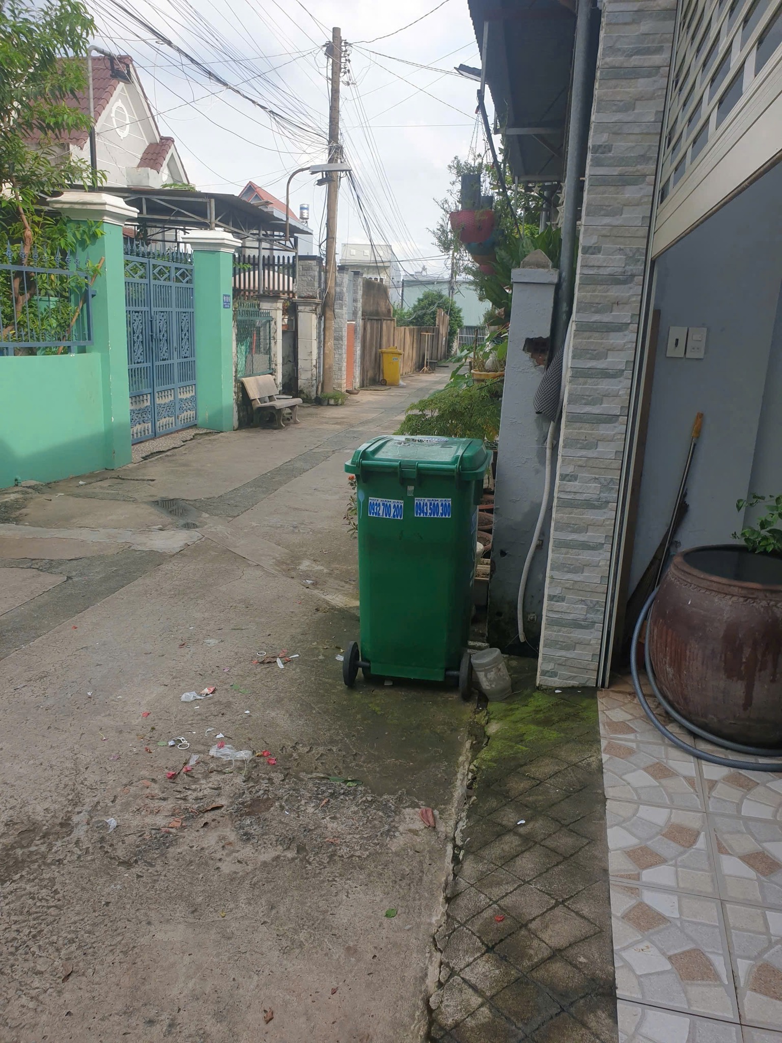 Nhà 1 trệt 1 lầu siêu rộng 180m2 sổ riêng, giá tốt Biên Hòa