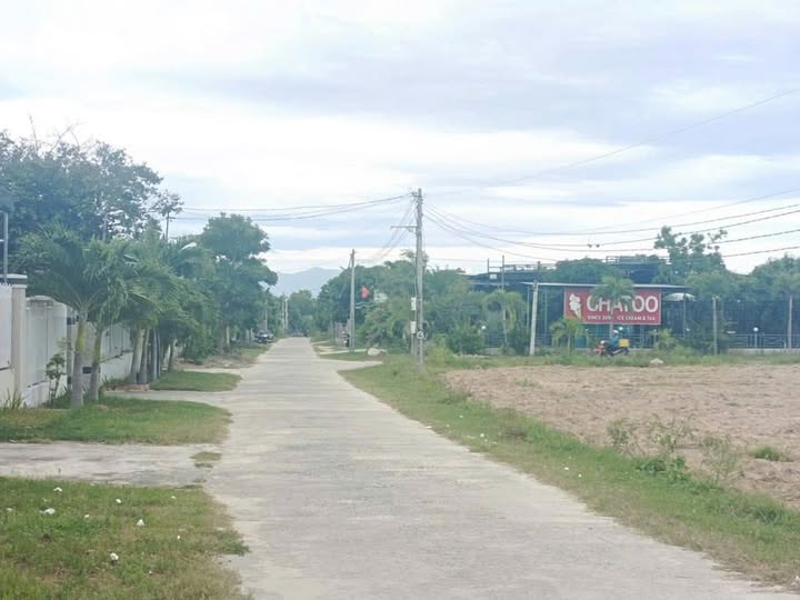 Bán gấp lô đất 132m2 mặt tiền 6m, đường 8m tại Cam Lâm, Khánh Hòa