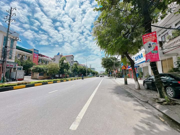 Bán đất tặng nhà mặt tiền Hùng Vương, Việt Trì kinh doanh bất tận