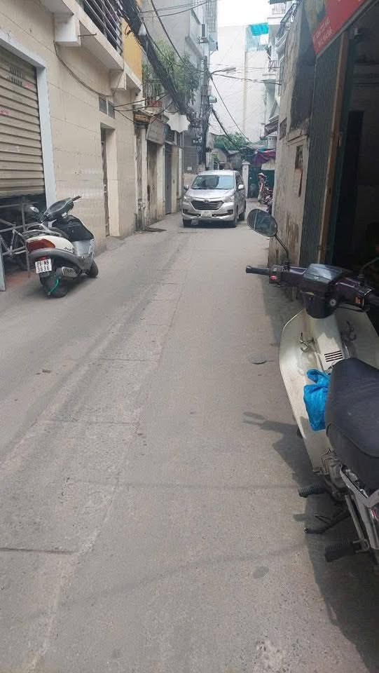 Tọa lạc tại Phố Khương Hạ, Thanh Xuân, Hà Nội, một khu vực sầm uất và giao thông thuận tiện