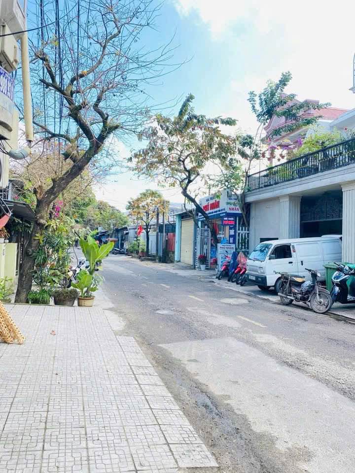 Cần bán gấp lô đất mặt tiền kinh doanh tại đường Tăng Bạt Hổ, thành phố Huế