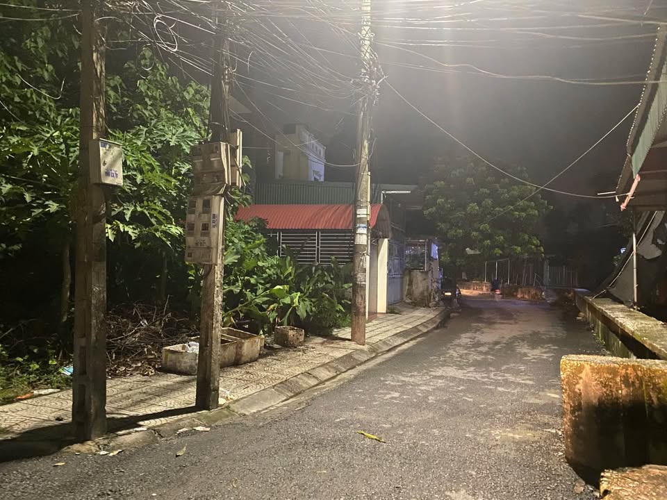 Bán đất mặt đường Xuân Diệu, Phủ Lý, 81m2, hướng Đông, gần Vincom