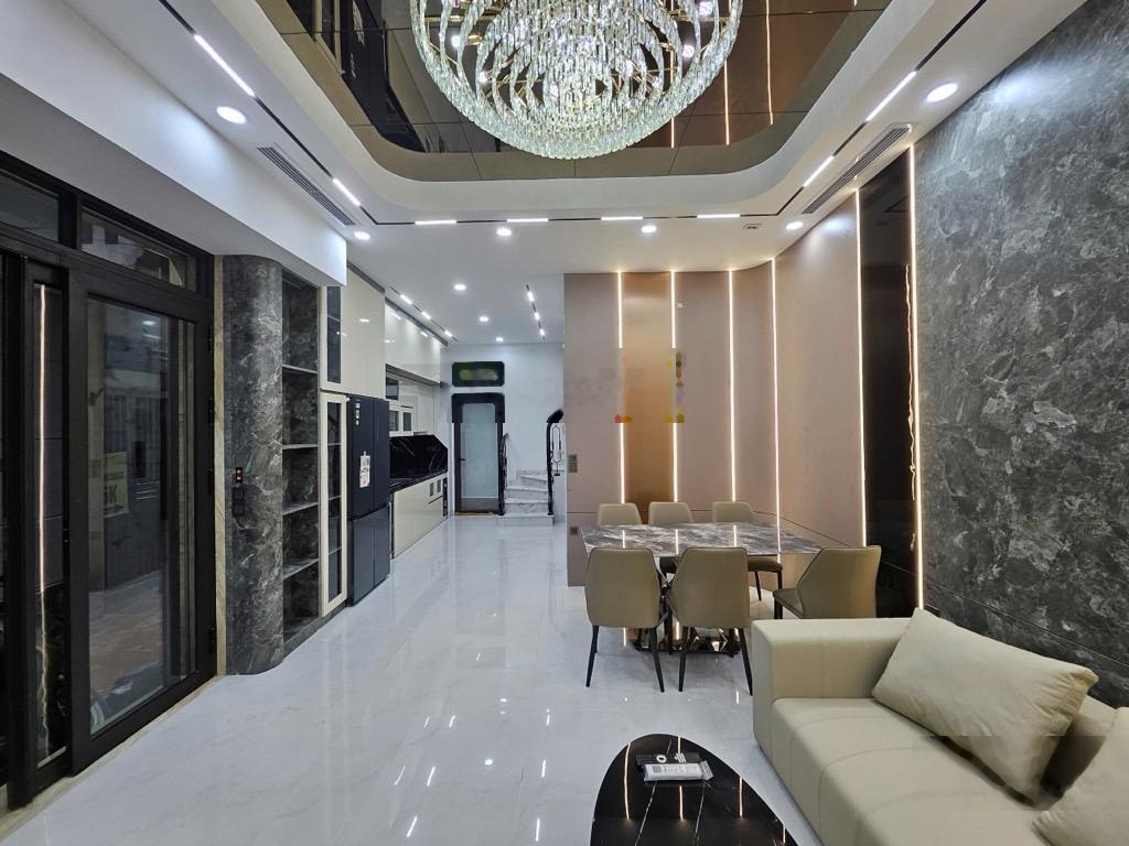 Nhà 6 tầng thang máy - mặt tiền siêu rộng 9m - nhà đẹp long lanh - full nội thất xịn - bay nhanh